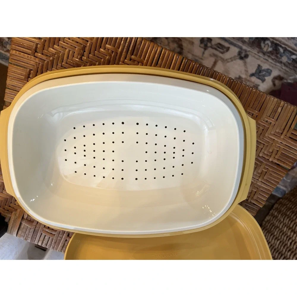 Tupperware this vintage
